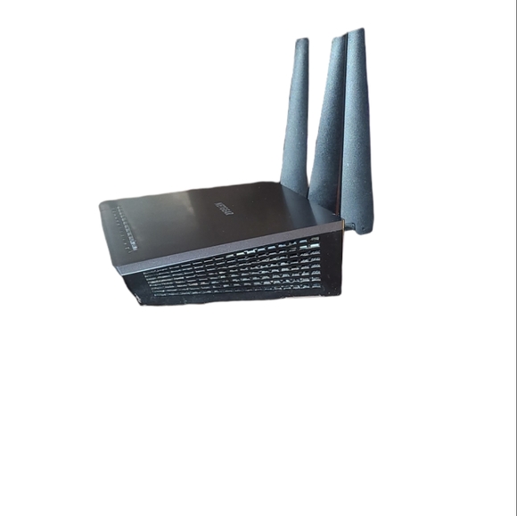NETGEAR Nighthawk AC2300 Smart WIFI Router Model R7000P - Picture 2 of 16